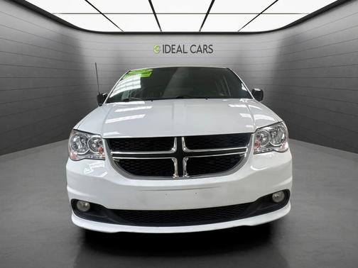 White Knuckle Clearcoat 2019 Dodge Grand Caravan SXT