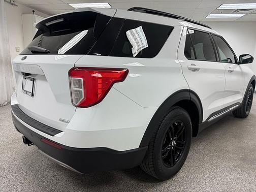 Oxford White 2020 Ford Explorer XLT