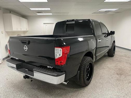 2017 Nissan Titan SV