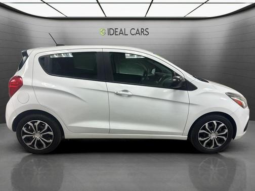 Summit White 2017 Chevrolet Spark LS