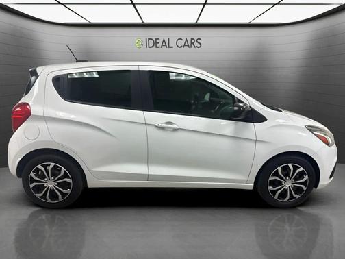 Summit White 2017 Chevrolet Spark LS