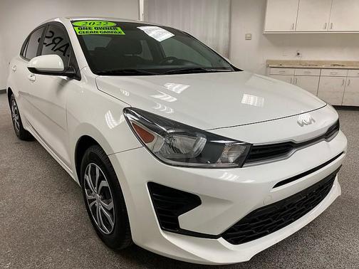 WHITE 2022 Kia Rio LX