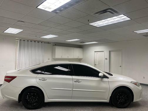 2018 Toyota Avalon XLE Plus