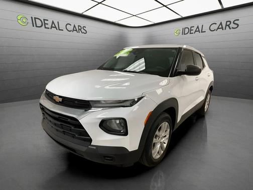 White 2021 Chevrolet Trailblazer LS