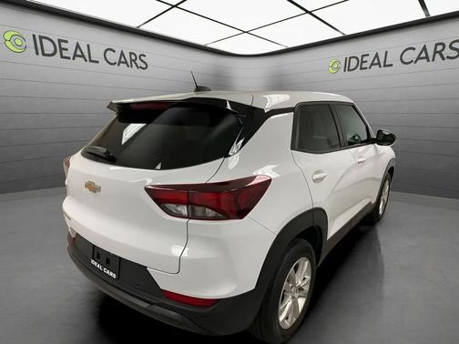 White 2021 Chevrolet Trailblazer LS
