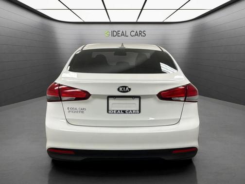 Clear White 2018 Kia Forte LX