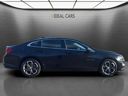 Mosaic Black Metallic 2023 Chevrolet Malibu FWD 1LT