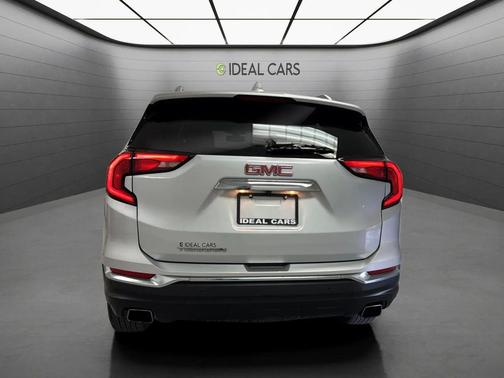 Quicksilver Metallic 2018 GMC Terrain SLT