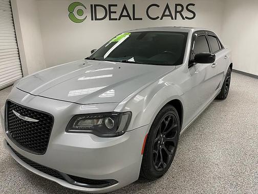2019 Chrysler 300 Touring