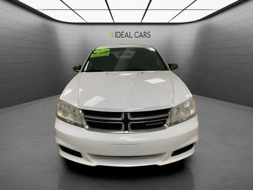 Bright White Clearcoat 2014 Dodge Avenger SE