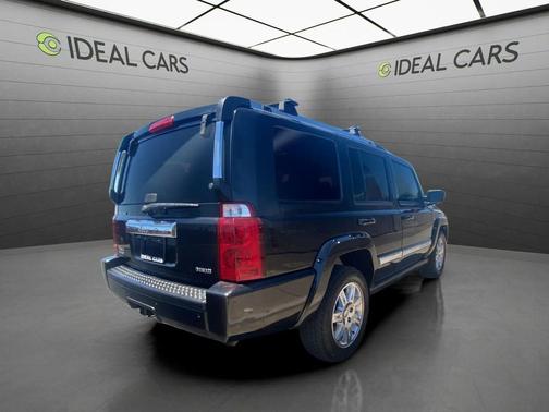 Brilliant Black Crystal Pearlcoat 2010 Jeep Commander Limited