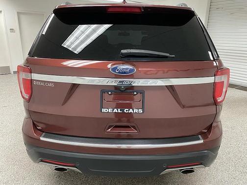 MAROON 2018 Ford Explorer XLT
