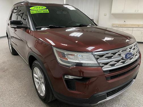 MAROON 2018 Ford Explorer XLT