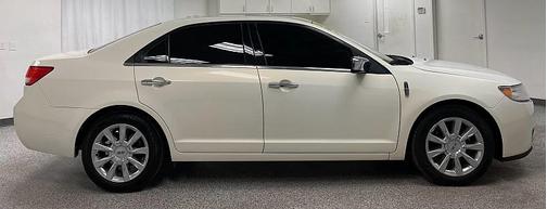 2012 Lincoln MKZ Base