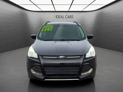 Tuxedo Black Metallic 2014 Ford Escape SE