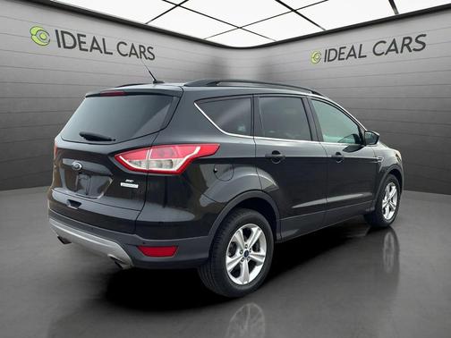 Tuxedo Black Metallic 2014 Ford Escape SE