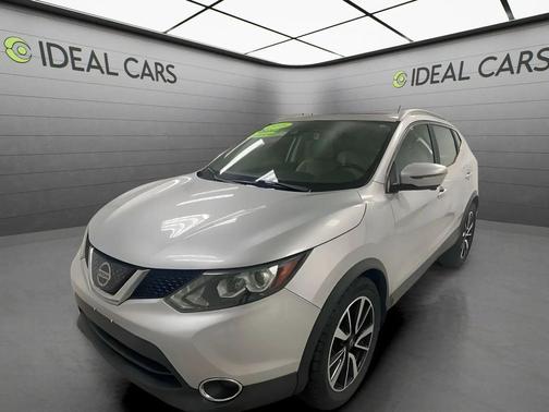 Brilliant Silver 2018 Nissan Rogue Sport SL