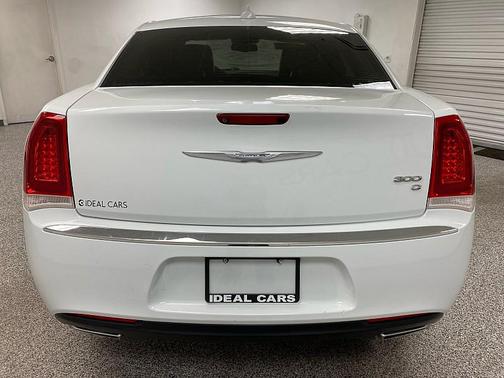 2015 Chrysler 300C Base