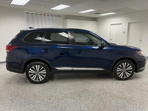 2020 Mitsubishi Outlander SE