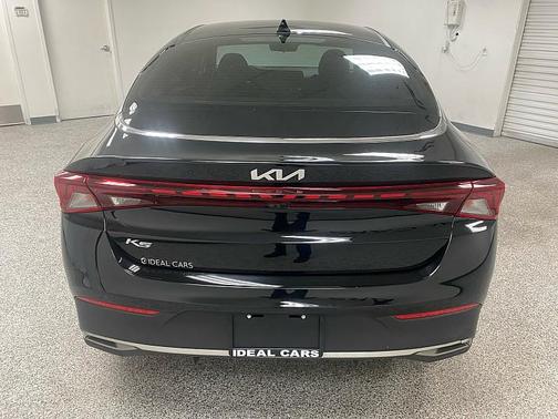 2022 Kia K5 LX
