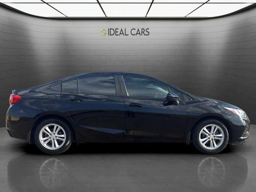 Mosaic Black Metallic 2017 Chevrolet Cruze LS