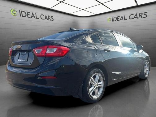 Mosaic Black Metallic 2017 Chevrolet Cruze LS