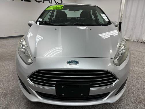 Ingot Silver Metallic 2017 Ford Fiesta SE