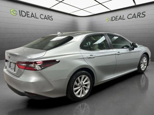 Celestial Silver Metallic 2022 Toyota Camry LE