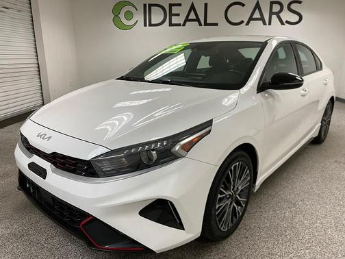 Snow White Pearl 2023 Kia Forte LXS