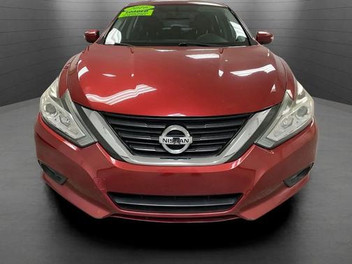 Burgundy 2016 Nissan Altima 2.5 SL