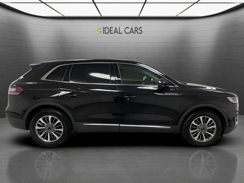 Infinite Black Metallic 2019 Lincoln Nautilus Select