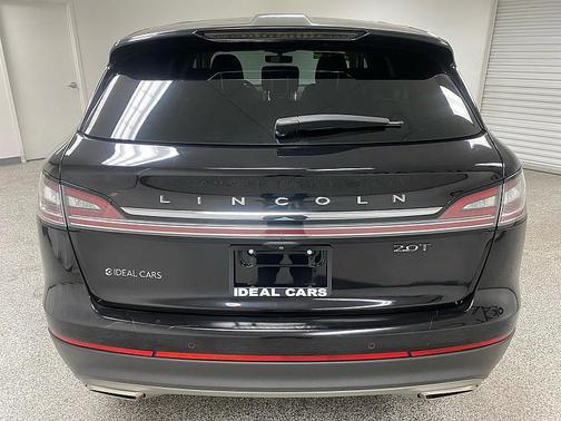 2019 Lincoln Nautilus Select