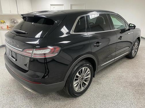 2019 Lincoln Nautilus Select