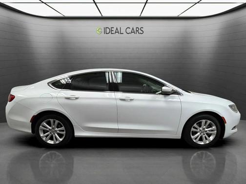 Bright White Clearcoat 2016 Chrysler 200 Limited
