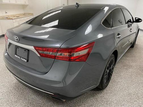 Magnetic Gray Metallic 2016 Toyota Avalon Limited