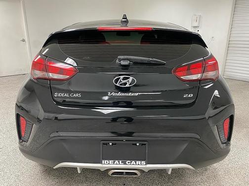 2019 Hyundai Veloster 2