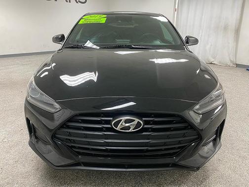 2019 Hyundai Veloster 2