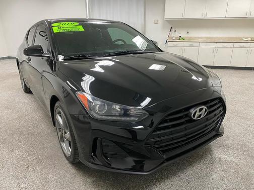 2019 Hyundai Veloster 2