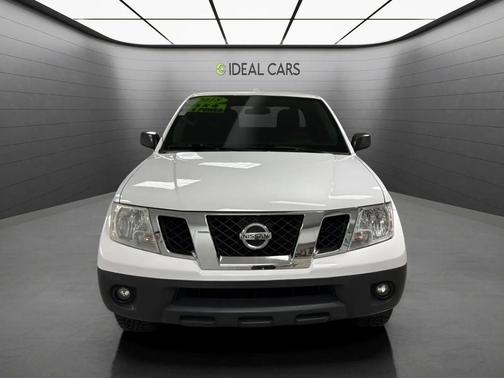 Glacier White 2018 Nissan Frontier SV