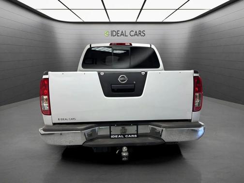 Glacier White 2018 Nissan Frontier SV