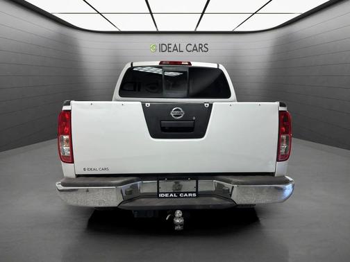 Glacier White 2018 Nissan Frontier SV
