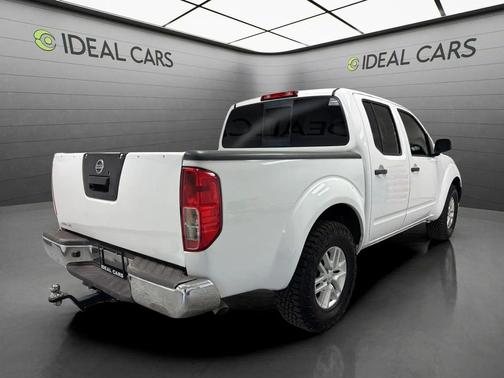 Glacier White 2018 Nissan Frontier SV