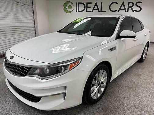 Snow White Pearl 2017 Kia Optima EX