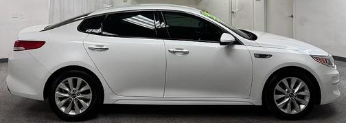 Snow White Pearl 2017 Kia Optima EX