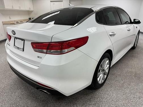 Snow White Pearl 2017 Kia Optima EX