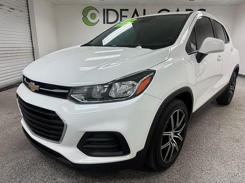 Summit White 2020 Chevrolet Trax LS