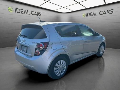 Silver Ice Metallic 2016 Chevrolet Sonic LS