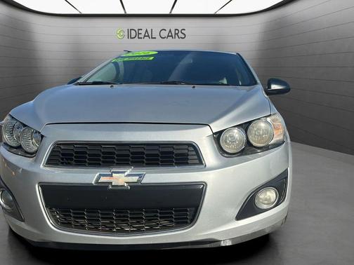 Silver Ice Metallic 2016 Chevrolet Sonic LS