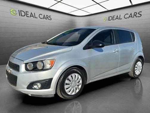 Silver Ice Metallic 2016 Chevrolet Sonic LS