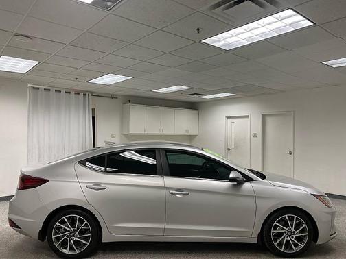 2020 Hyundai ELANTRA Limited